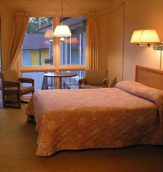 Town'N Country Motor Inn Лимингтон Экстерьер фото