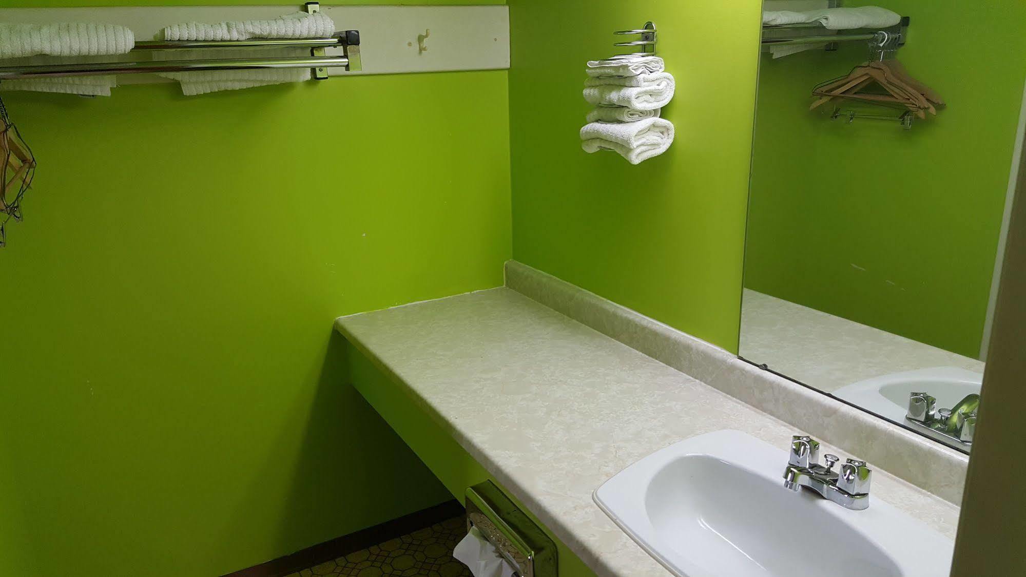 Town'N Country Motor Inn Лимингтон Экстерьер фото